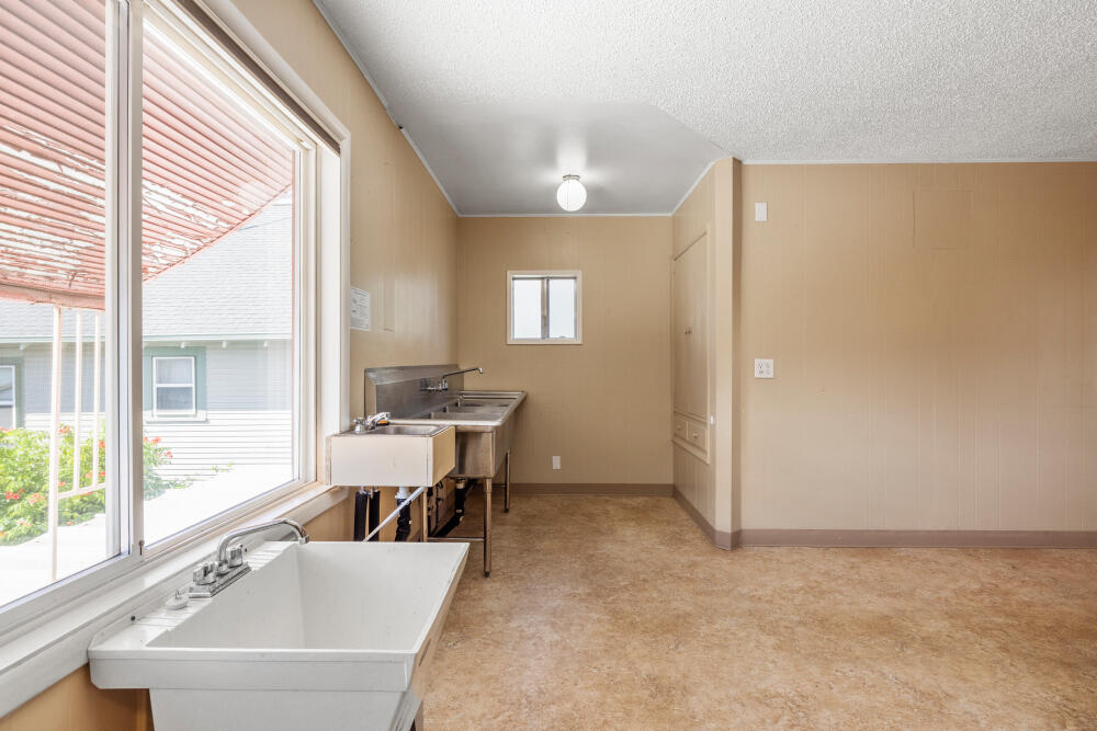 Klamath Falls -Hot Springs Addition - Residential Income