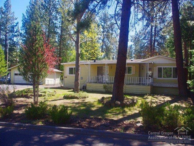 Light and Bright Home in Romaine Village. Totally remodeled in today's style and colors. Fabulous Kitchen with all new SS appliances, custom concrete counter tops and cabinets. Baths redone with new tub/showers and new lavs. New flooring and paint throughout. New vinyl windows 2 Car Garage plus lots of parking. Landscaped yard with sprinklers and a fence in the back No park or HOA fees