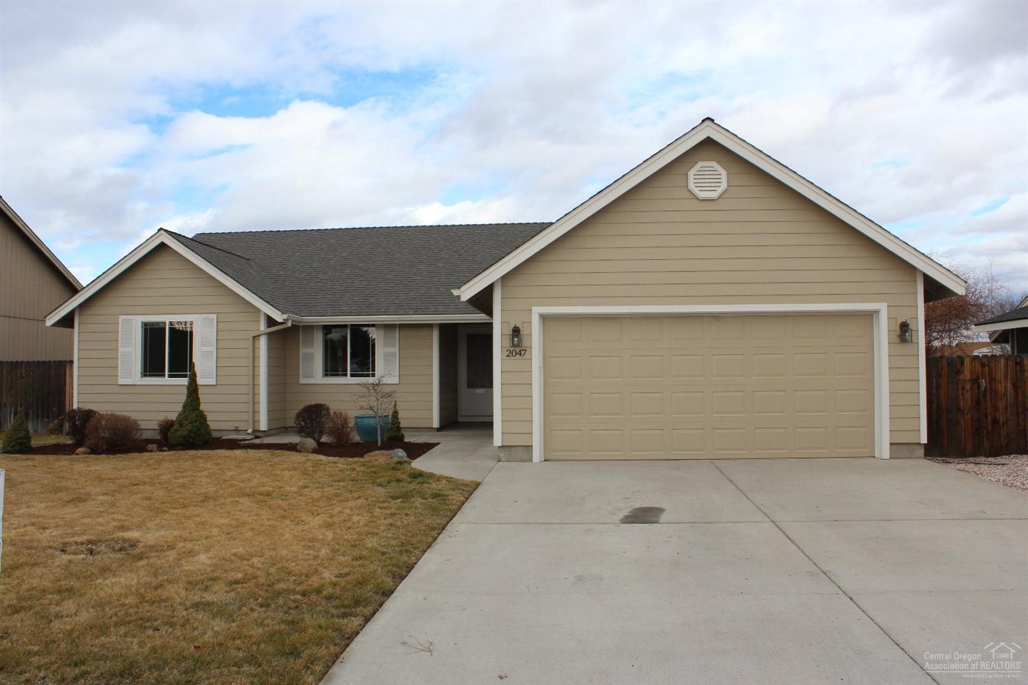 Updated 4 bedroom home on 9148 sf lot , fenced RV parking with power. Huge fenced back yard with 10X15 storage shed and green house frame. New interior paint, carpet, wood laminate flooring, and tile backsplash in kitchen and baths. Vaulted great room/open floor plan that feels larger than 1444sf with gas fireplace. Top of the line stainless appliances. Covered back porch. Finished garage with 220 power. Move in ready!