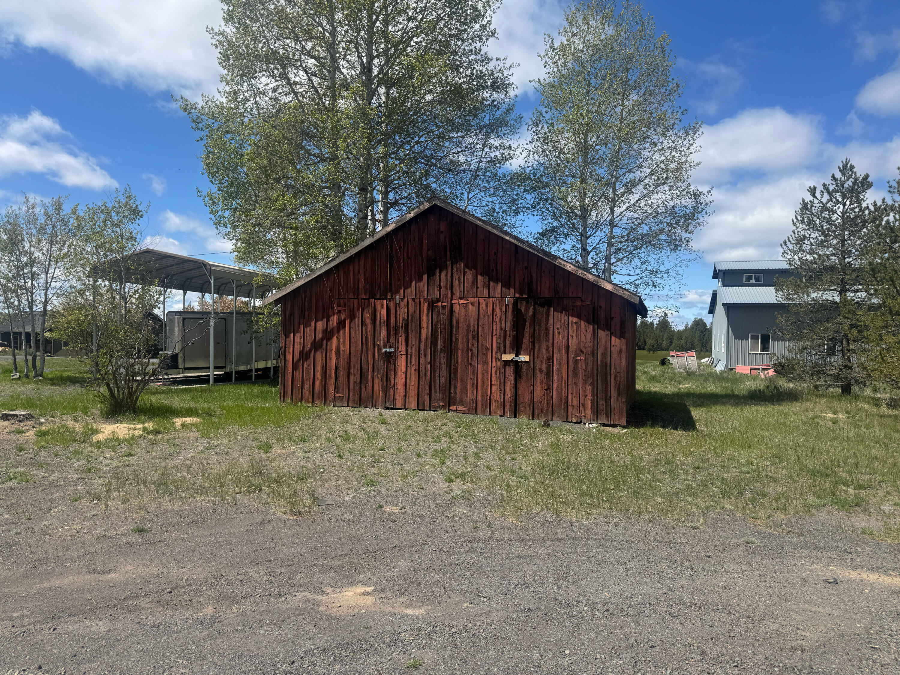 Lapine - Commercial Sale