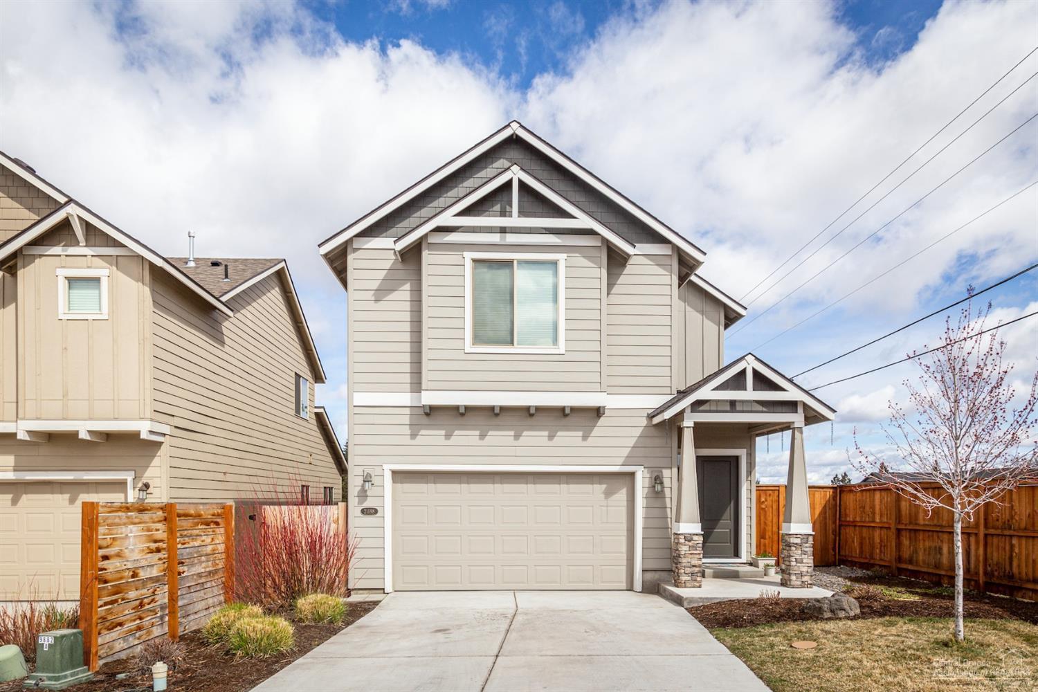 Newer home located at end of cul-de-sac with easy access to Forum shopping. Open concept living downstairs with large kitchen that has high quality Whirlpool stainless steel appliances, corner pantry, custom cabinets and gas stovetop in island. Gas fireplace downstairs. Master bathroom has tile shower, soaking tub with separate shower and double vanity. Home has AC, high ceilings, warm laminate floors, lots of natural lighting. Bonus room upstairs that could be used for a game/play room/office-whatever you want! Peekaboo views from one upstairs bedrooms. Fully landscaped and fenced backyard.
Price decrease as of 5/11/2020 from $425,000 to $415,000