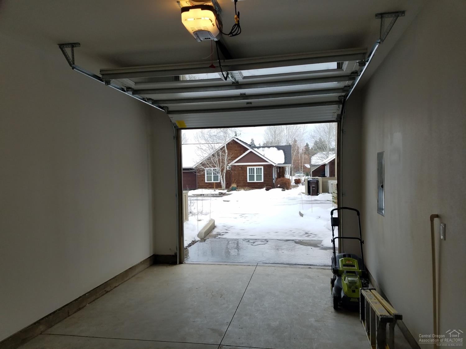 Pine Meadow Vill - Residential