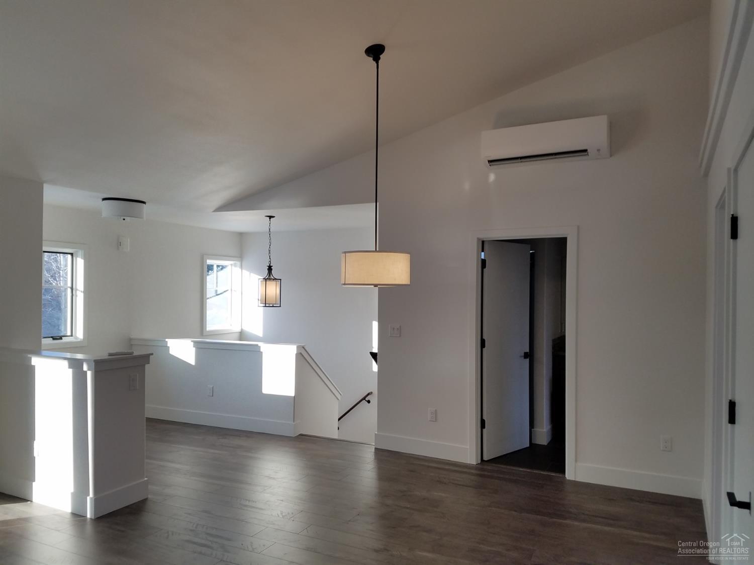 Pine Meadow Vill - Residential