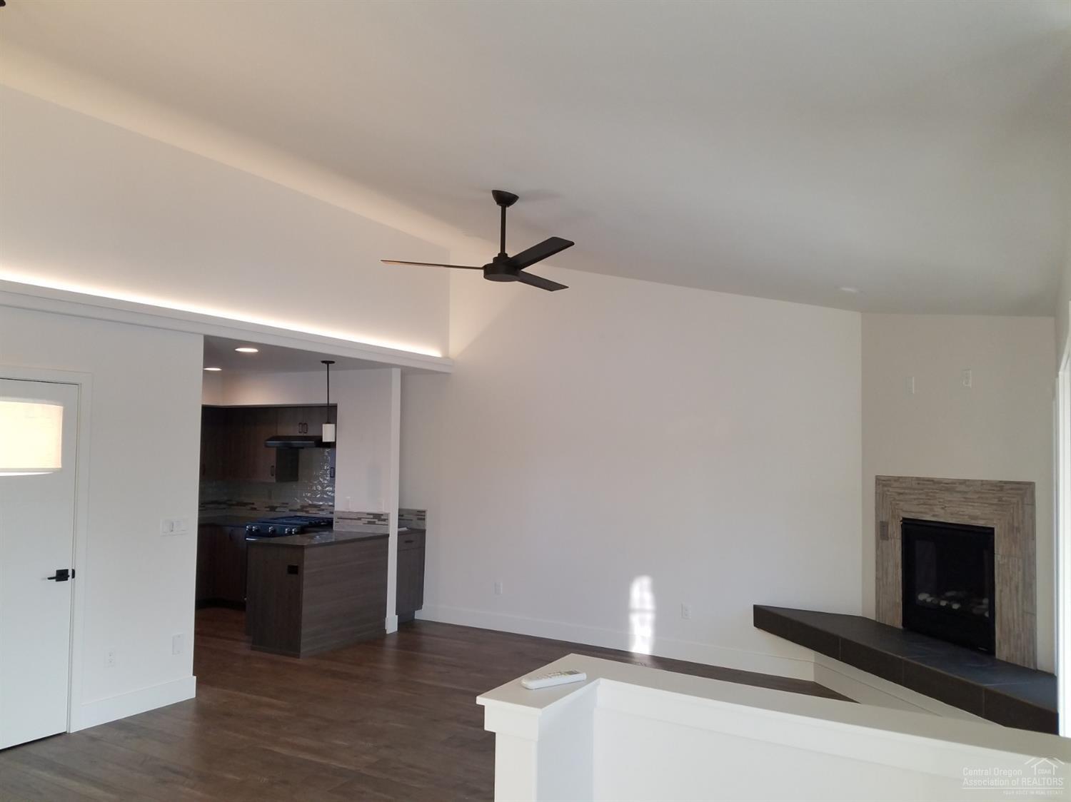 Pine Meadow Vill - Residential