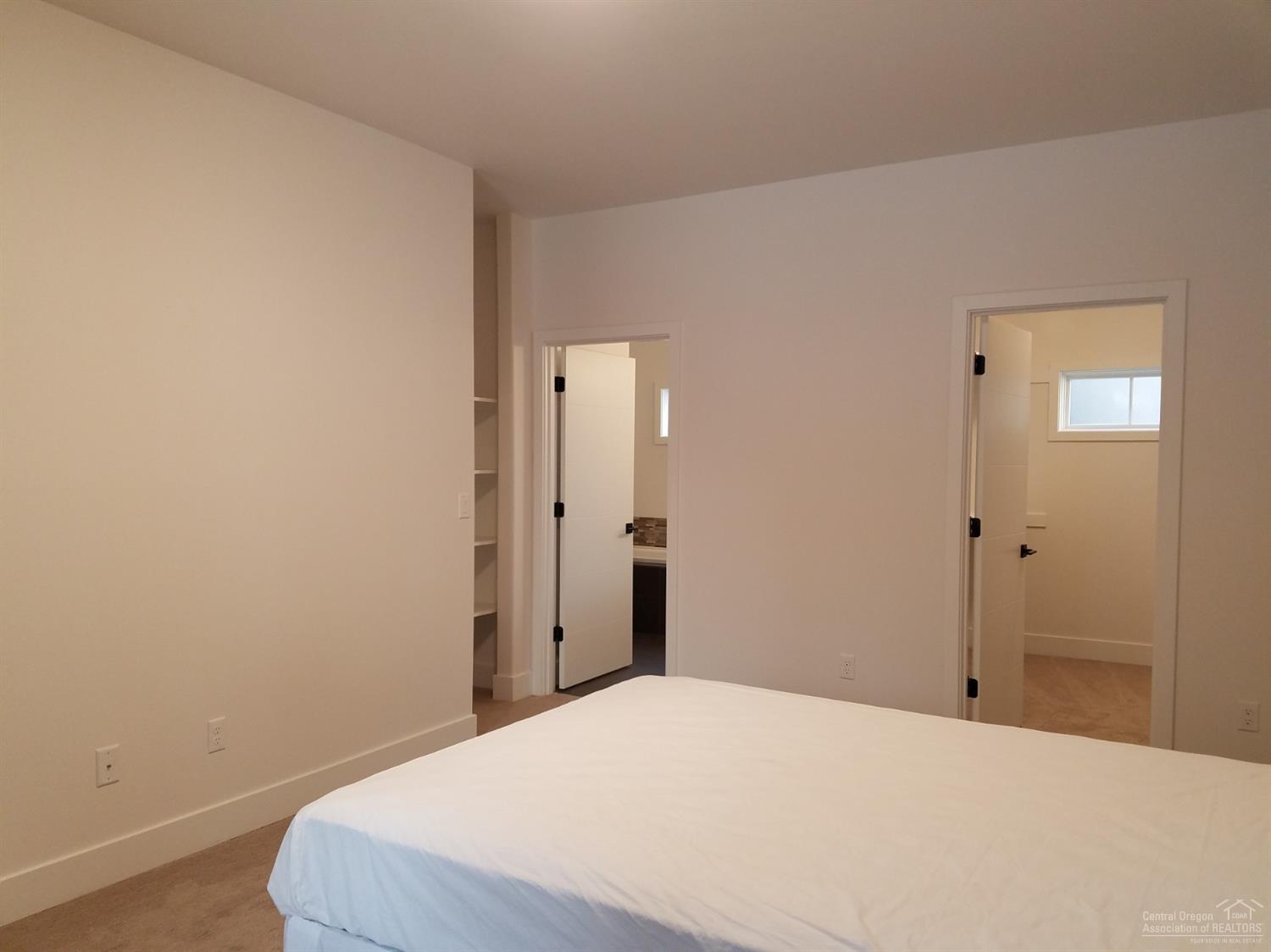 Pine Meadow Vill - Residential