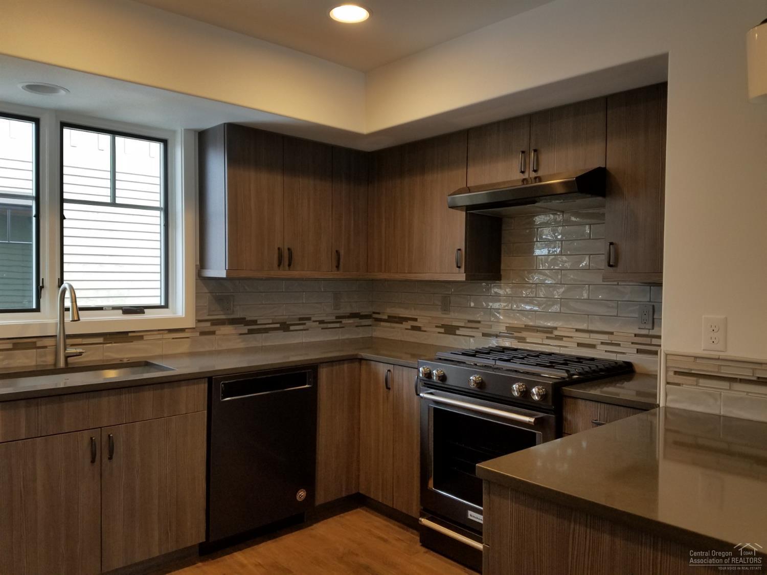 Pine Meadow Vill - Residential