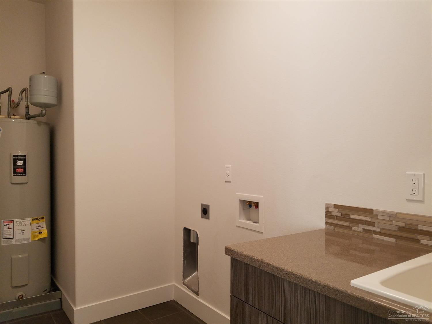 Pine Meadow Vill - Residential