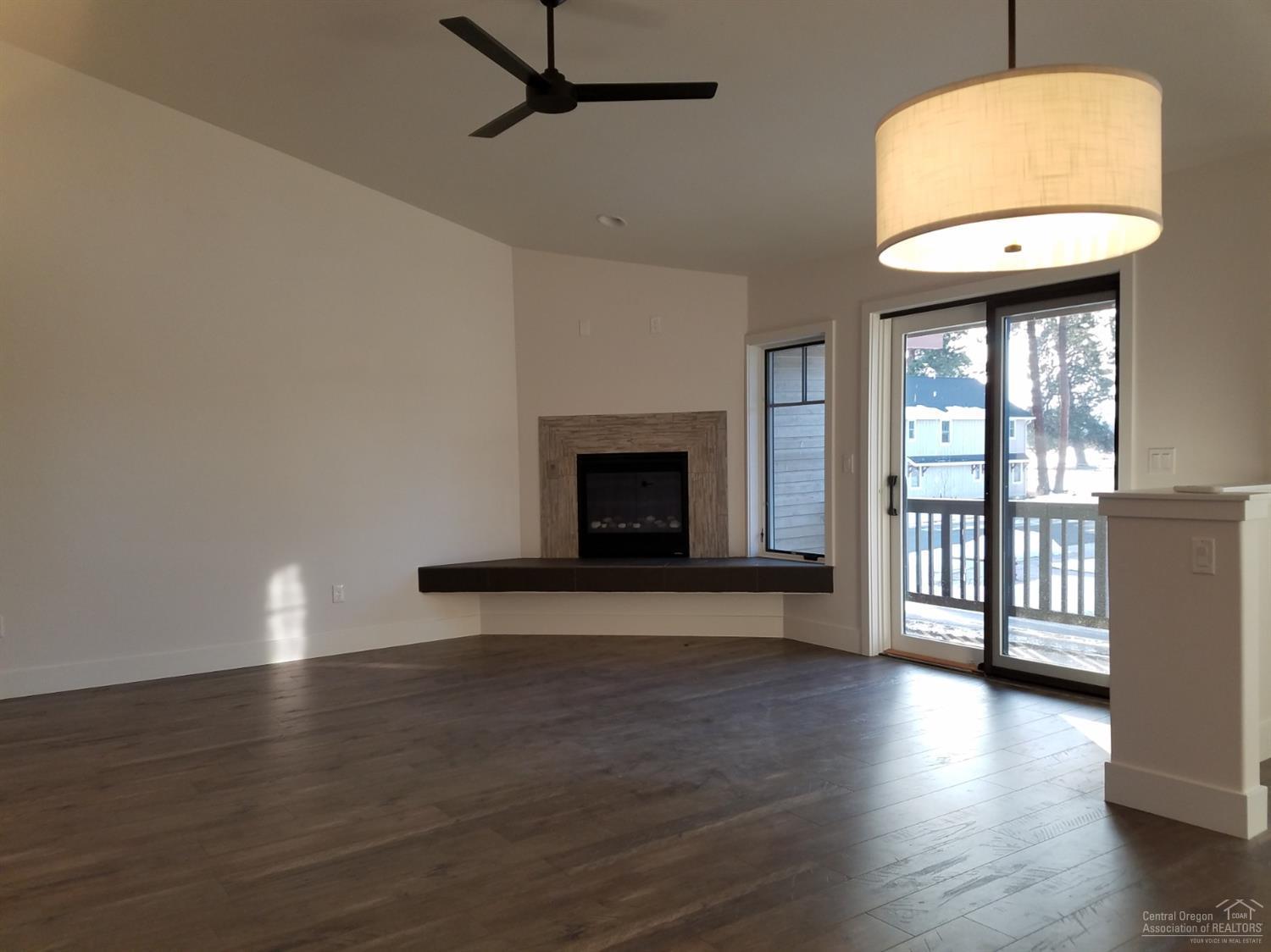 Pine Meadow Vill - Residential