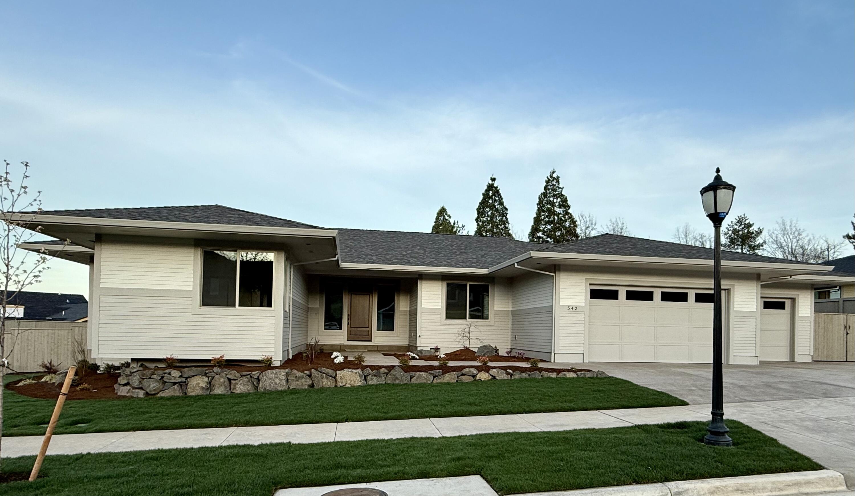 Sold Only.  New construction in Summerfield Subdivision built by Mahar Homes, Inc.  The landscaping and fencing is included.  Earth Advantage Certified.  The listing agent is related to the seller.
