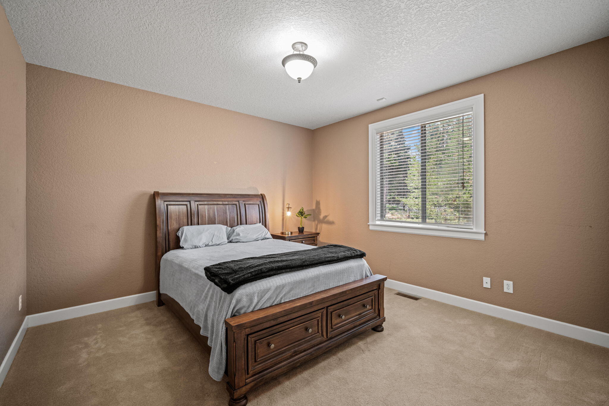 Pinewood Country Est - Residential
