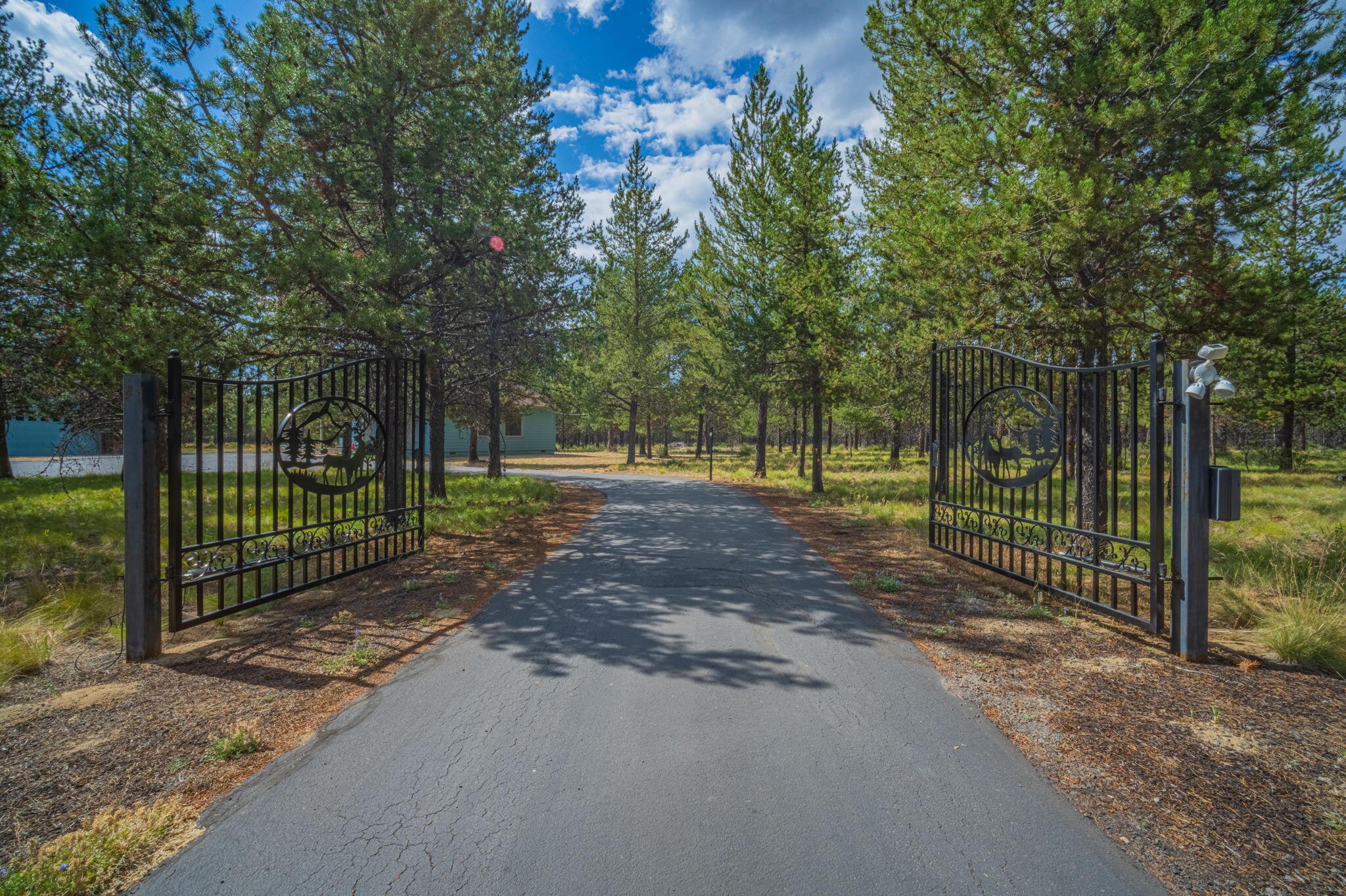 Pinewood Country Est - Residential