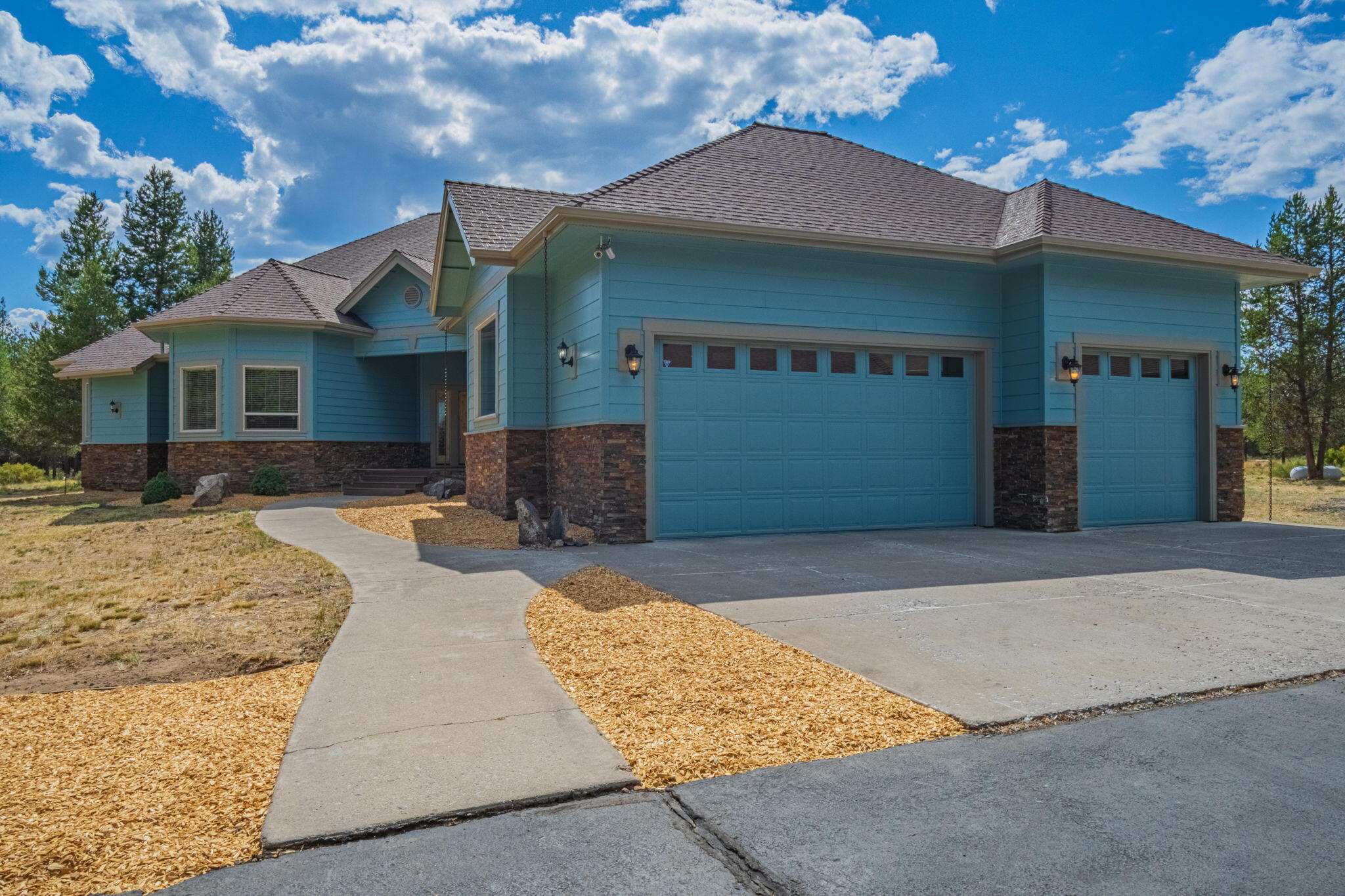 Pinewood Country Est - Residential