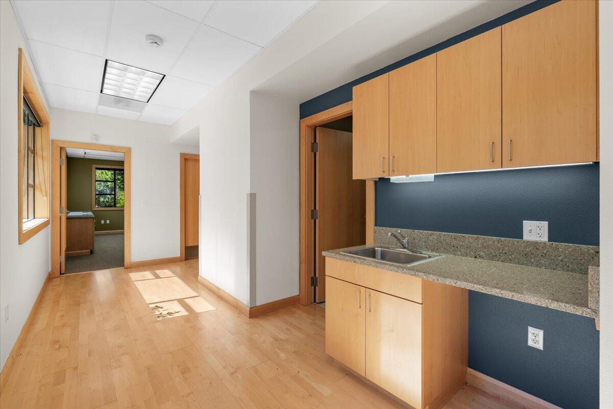 Navigators Landing - Commercial Lease