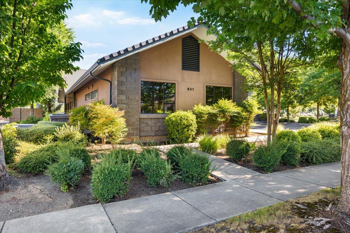 Navigators Landing - Commercial Lease