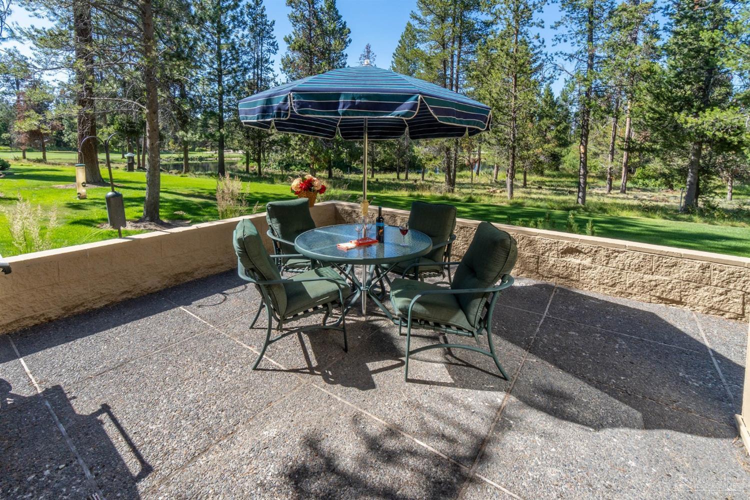 Rare opportunity to purchase an Alberello Townhome! This unit is perfectly situated in a park like setting with beautiful views of the golf course pond and 10th fairway at Woodlands Golf Course. Floor to ceiling walls of windows in the great room expand the space and bring in tons of natural light. The galley-style kitchen, three bedrooms, including two suites, plus a loft/ sitting area offer plenty of room to host and entertain in any fashion you wish. A large open patio area lets everyone be outdoors with the wildlife wandering through the neighborhood. The Alberello Townhomes have their own tennis/ pickleball court, so gather friends and family for a fun tourney! The Townhome dues cover much of the unit maintenance so all you do is ENJOY Sunriver amenities, seasonal outdoor activities, events and offerings in surrounding communities and relaxing visits to Central Oregon. Opportunity for a wonderful maintenance free resort lifestyle is knocking. You better take it!