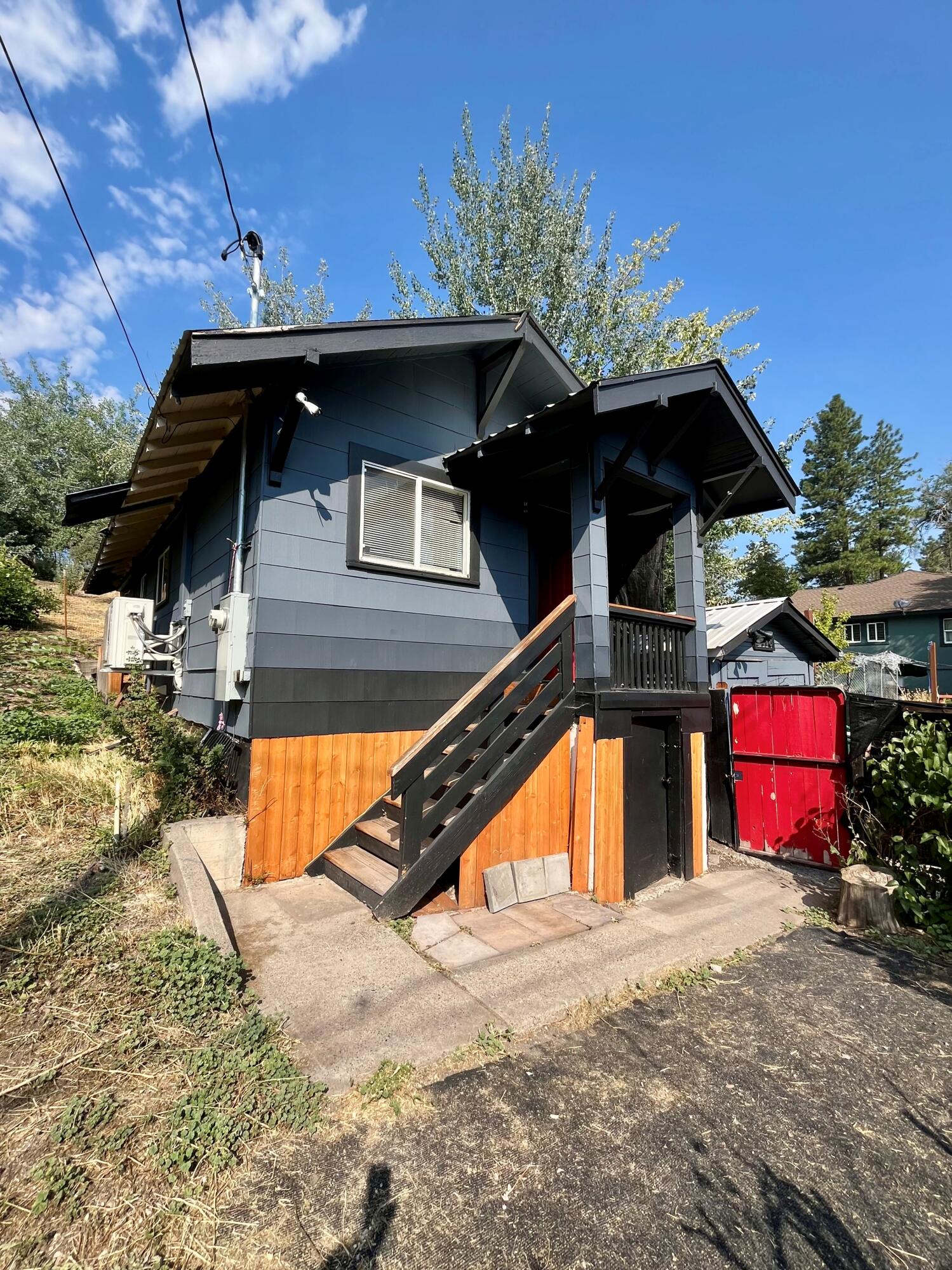This one-bedroom, one-bathroom home is situated on a 0.35-acre lot. It offers excellent investment potential with its prime location near downtown yet tucked away on a quiet street. Conveniently located close to Oregon Institute of Technology, Sky Lakes Medical Center, shopping, and dining, this property is also ideal for outdoor enthusiasts who will appreciate the easy access to nearby Upper Klamath Lake, local parks, trails, and recreational activities. This property combines practical comfort, convenience, and opportunity in one package.