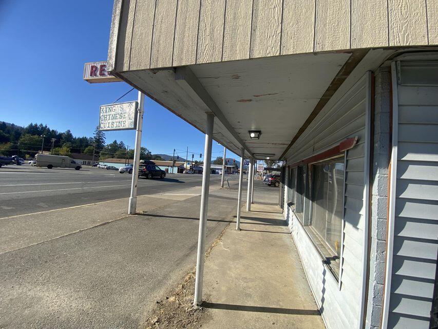 Cave Junction - Commercial Sale