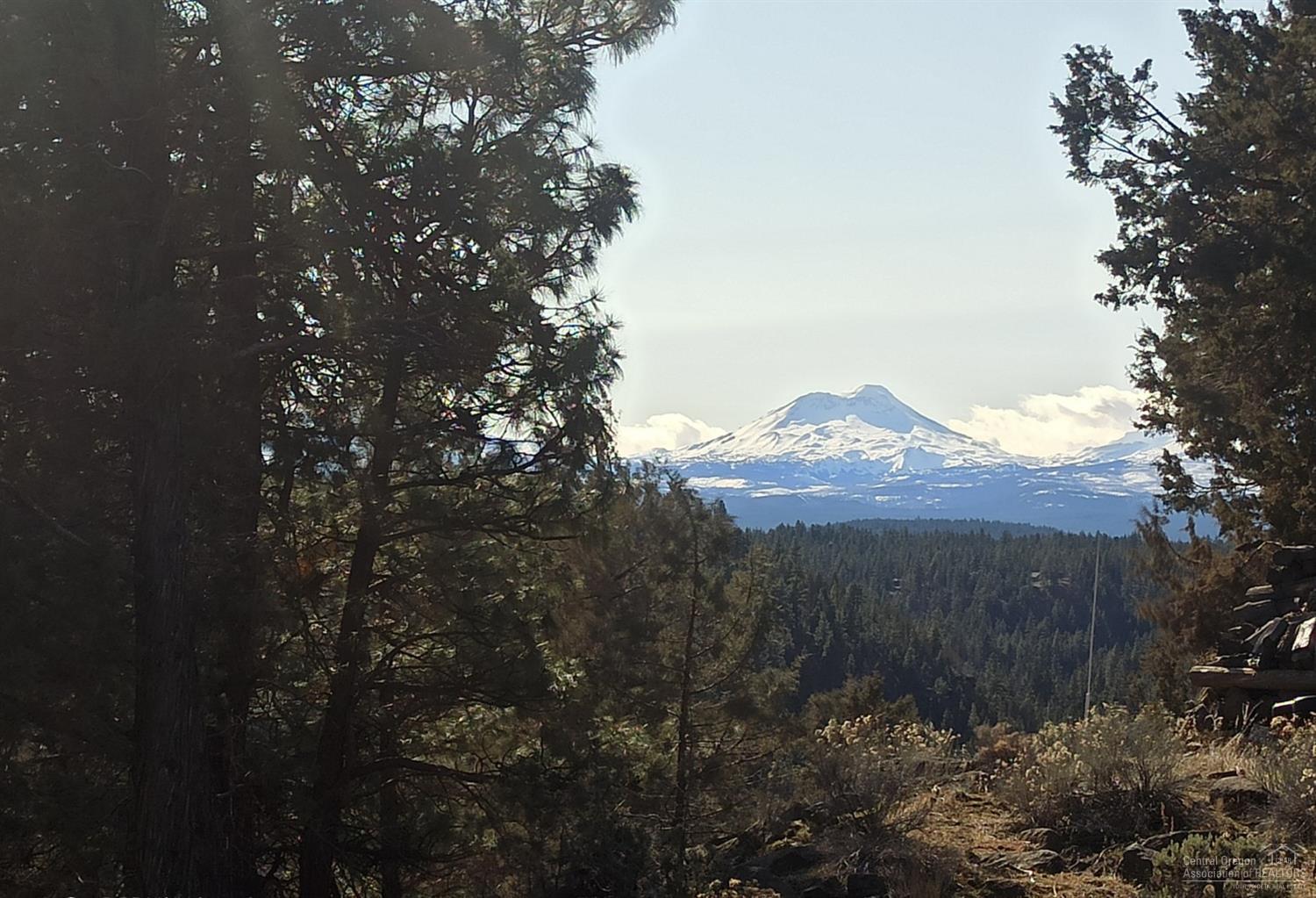 Dream lot to build your custom home on. Just over 3/4 acre overlooking Whychus Creek Canyon with spectacular views of the Cascade Mountains in Squaw Creek Canyon Estates. Just 6 miles northeast of highly sought after Sisters, Oregon. Paved road, utilities at the street.