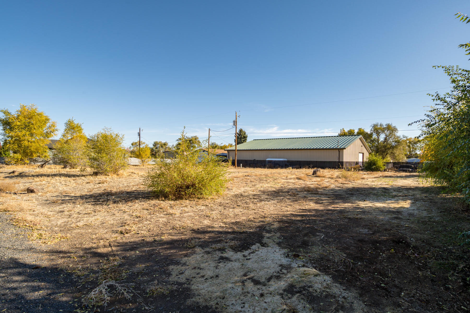 CLAR - Commercial Sale
