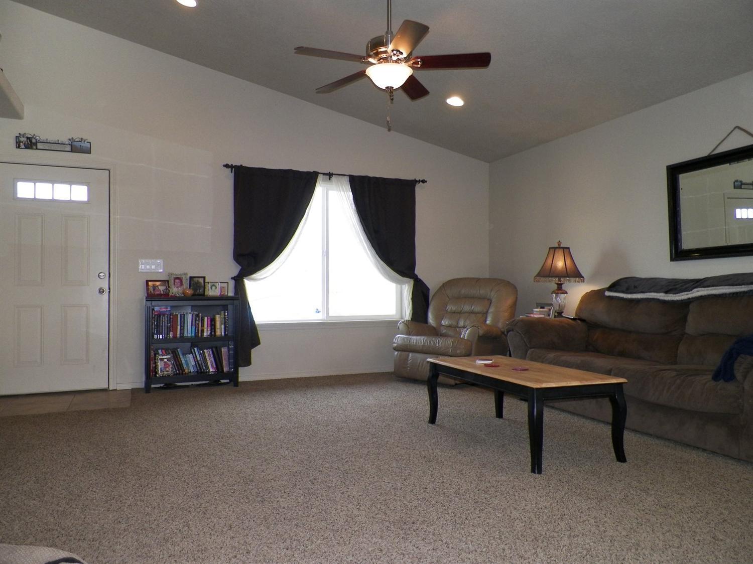 High Pointe Meadows - Residential
