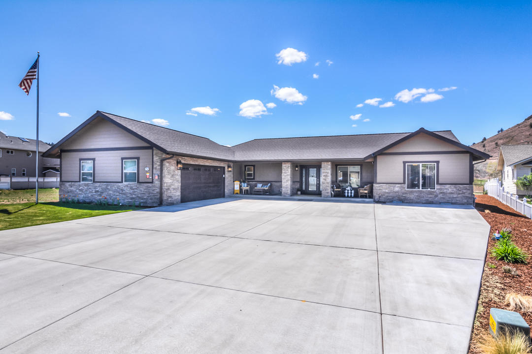Gorgeous single story now available on Meadow Lakes Golf Course in Prineville! 3 bed 2.5 bath 2223 sqft on .39 acre.  Beautiful modern finishes and open  concept living.  Nice separation of primary bedroom and bath including: full tile walk in shower, tub, and dual sinks.  Guest bedrooms are spacious and have a well thought out Jack-and-Jill bathroom with individual walk-in-closets.  Modern kitchen includes large island, quartz solid counters, insta-hot, and sweeping kick plate vacuum for an easy clean!  Smart technology throughout including hard lines for internet, video surveillance, whole house surround sound, 5 speaker entertainment surround, electric car plug in garage, and so much more!  This home is packed with so many upgrades and thoughtful details it is an absolute show stopper.  Enjoy watching the sun set over  the rimrock and the fireworks on Independence Day!