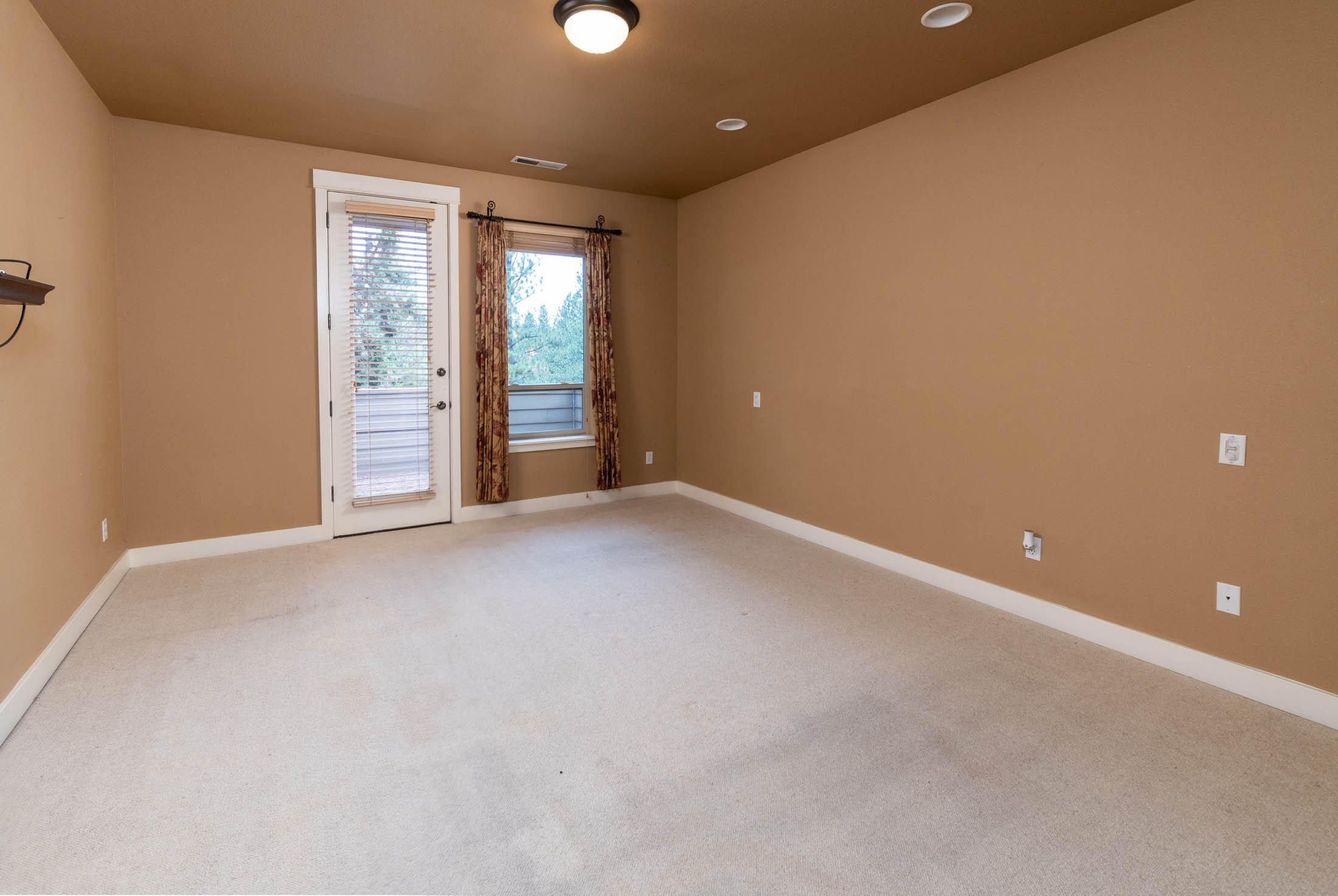 Skyliner Summit - Residential