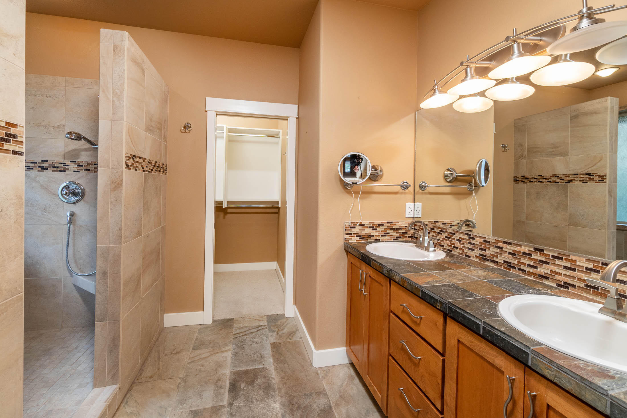 Skyliner Summit - Residential