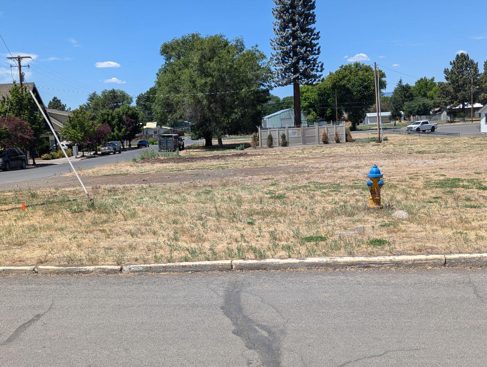 **Prime Location:** Secure your spot in the highly sought-after Lakeview, OR, with this buildable city lot, offering a rare opportunity to create your dream home in a picturesque and serene environment.
**Unlimited Potential:** This versatile lot provides endless possibilities for your vision, whether you're planning a cozy residence or a modern architectural masterpiece, all within a thriving community.
**Convenient Access:** Enjoy the convenience of being close to local amenities, schools, and recreational activities while experiencing the tranquility and charm of small-town living in Lakeview, making this lot a perfect investment for your future.
Lot 8 is also available.
