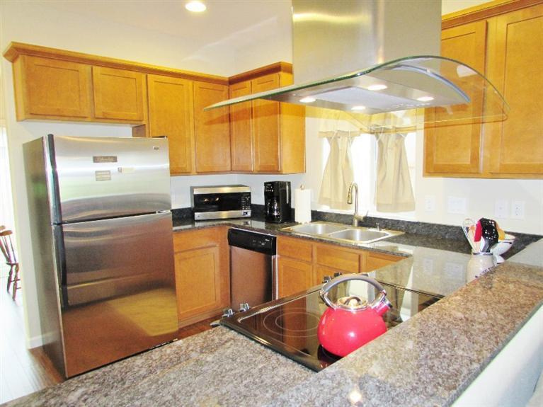 Come tour this newly built home! Enjoy beautiful mountain views from all three bedrooms. The master bedroom suite is located on the main level with two additional bedrooms and a Jack and Jill bath on the second level. The kitchen features granite counter tops and stainless steel/glass range hood. Dining room opens up to a patio for outdoor entertaining. There is also a community park and walkways to enjoy.
