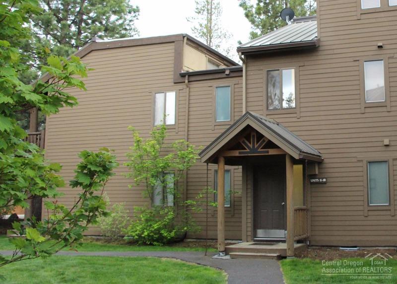 Completely renovated lower unit, turnkey, with newer furnishings. Floor to ceiling stone electric fireplace. Complex has been upgraded over the last 3 years. New flooring, complete kitchen with dishwasher, micro & convection oven. Custom Murphy bed with desk and closet. Come take a look at this updated gem.