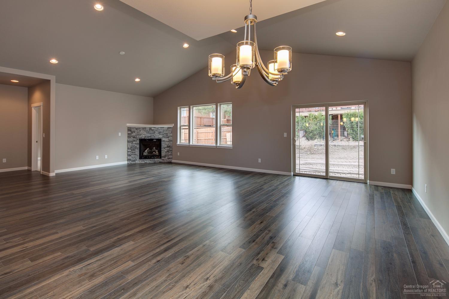 Kian Canyon - Residential