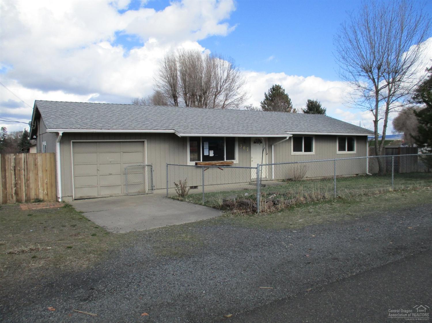 HUD Home. Hard to find 3 bedroom 1 bath home located in Metolius Oregon Fenced back yard with attached single garage. Please visit HUDHomestore.com for more information or contact a Real; Estate Broker of your choice.