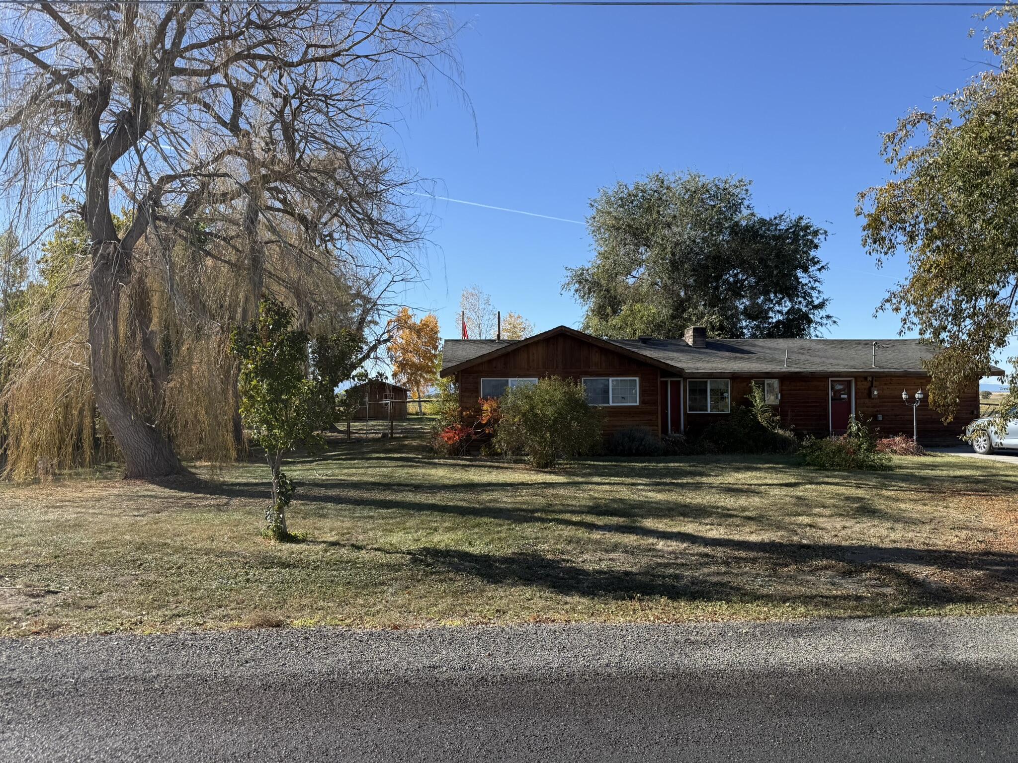 Country Club Vill - Residential