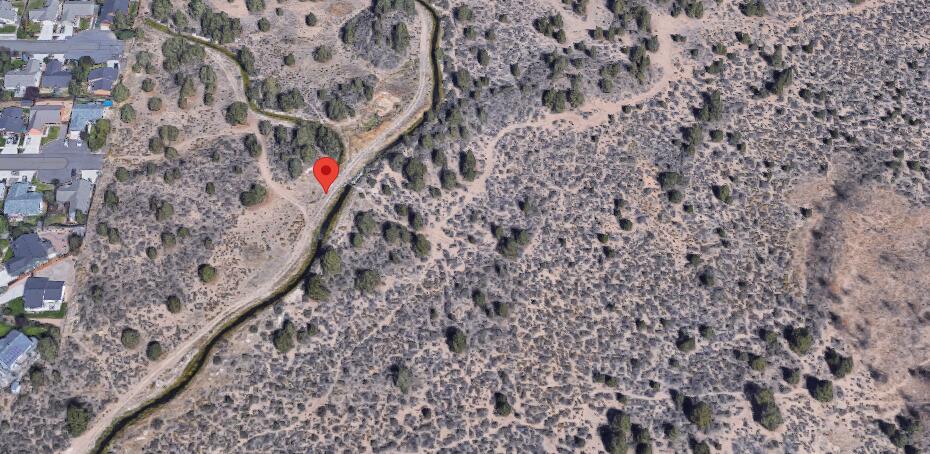 Great property for future potential development with UAR10 zoning. FOR COMPS.