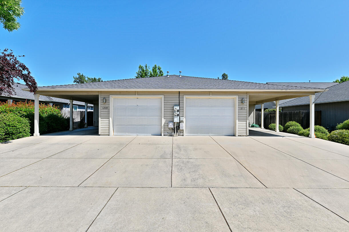 Investor's Opportunity - Welcome to 1209/1211 Sun Glo Dr. - Turnkey Duplexes with Multi-Family Flexibility!
Don't miss this rare chance to own beautifully maintained duplexes, each featuring a spacious 2-bedroom, 2-bath layout with vaulted ceilings and open, light-filled floor plans. Newer HVAC systems with warranties included, low-maintenance landscaping, and private fenced backyards with covered patios—perfect for comfortable living and easy upkeep. Ideally located close to hospitals, schools, and shopping, this property offers both convenience and lifestyle appeal. Whether you're an investor seeking strong rental income or a multi-family buyer wanting to live in one unit and rent the other, this move-in-ready property delivers. With quality improvements, flexible use, and lasting value, this is a must-see opportunity with long-term potential.