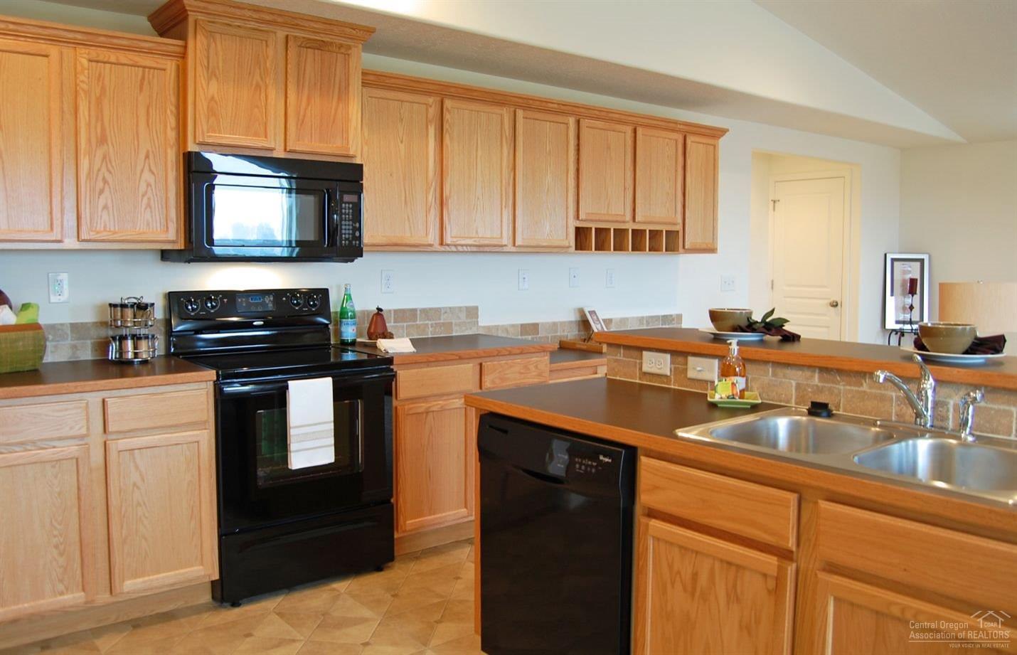 Darrington floor plan in the third phase of Pettigrew Place! 3 bedrooms and 2.5 bathrooms in this well designed 2-story home, 4' extended garage, gas fireplace and covered back patio included! Quartz kitchen countertop, laminate flooring and Stainless Steel appliances. Be one of the first to take advantage of early pricing in the final phase of this established neighborhood. *Est Completion November 2017 *Included finishes shown in final photo!