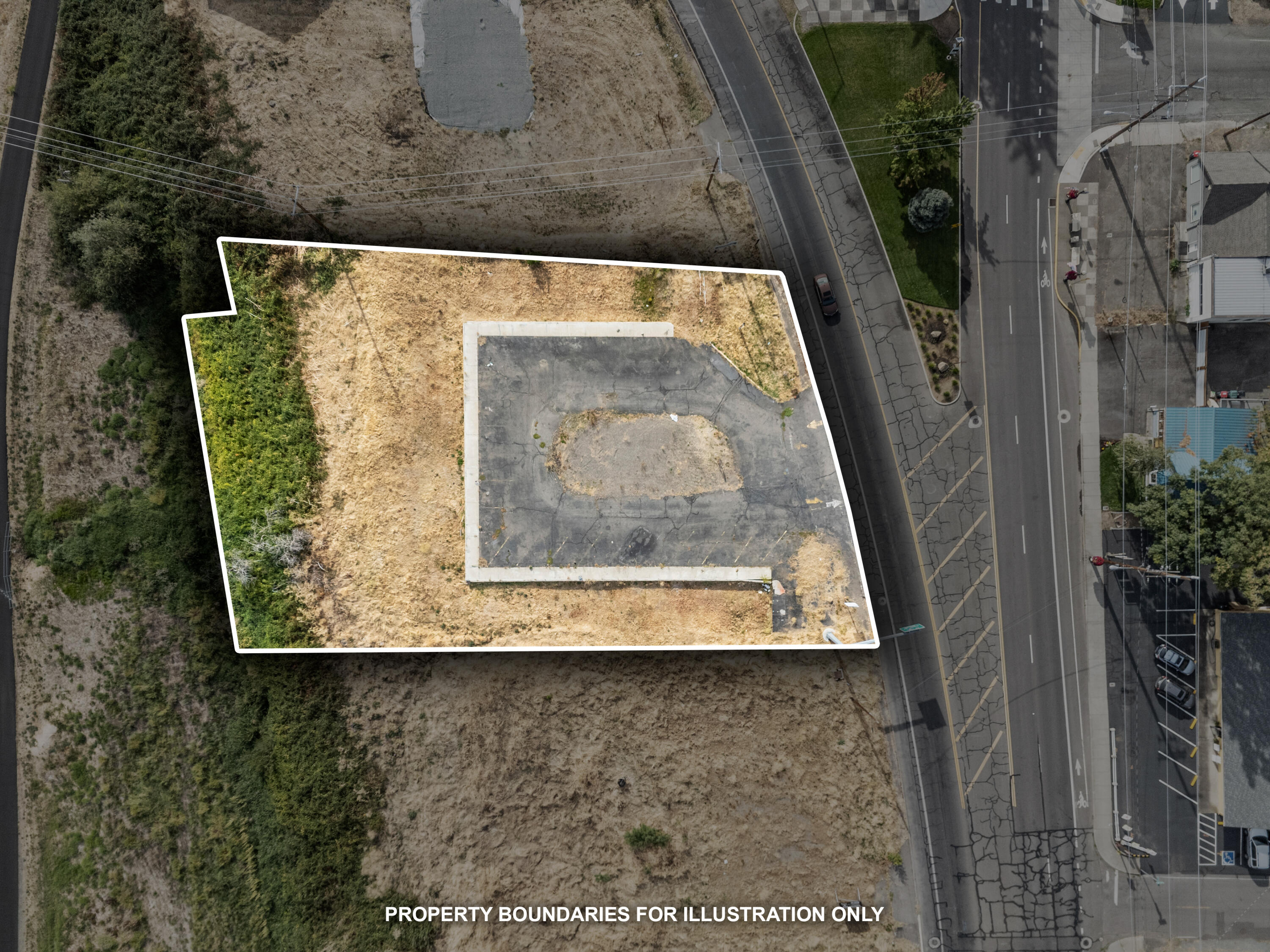 30,000+ people drive by this property daily! Located right next to the brand new taco bell and phoodery. Unlock the potential of this prime location in Phoenix! Situated near a bustling I-5 exit and surrounded by vibrant businesses, this cleared lot is primed for your vision. With established ingress and egress points and outstanding highway visibility, it offers the perfect foundation for development. Utilities—water, power, and sewer—are conveniently at the property line. Zoned C-H (Commercial Highway), the possibilities are vast: from retail and restaurants to offices, veterinary clinics, car wash, auto repair, and even RV parks. Imagine creating a mixed-use space, entertainment venues, or government facilities—this property can accommodate it all. Don't miss out on this exceptional opportunity to shape the future of this thriving area!