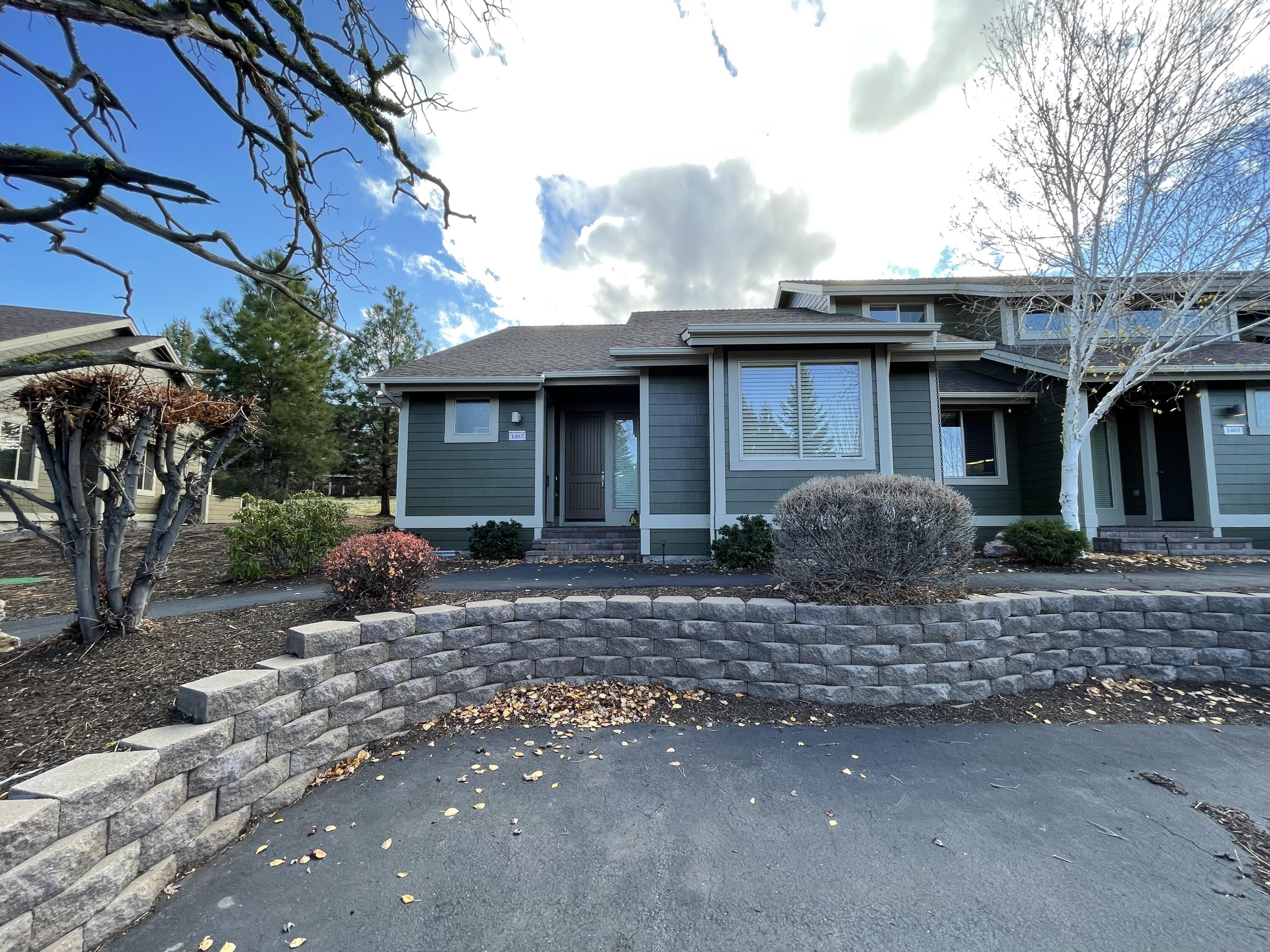Tastefully furnished, turn-key, 2 bedroom Creekside Townhome located within a short walk to the Lakeside Recreation Center to easily take the kids or grandkids to play in the pool and splash area during the warm summer months.  Join your friends at the Pickleball courts for some friendly competition.  This home is in great condition as it's been used as a second home for the past 10 years.  Never rented during that time.  The back patio abuts the Open Space with native trees for privacy and summer shade.  What you see is pretty much what you get when you purchase this home.  All decorations and kitchen ware stay.  It is possible to own this home before Thanksgiving and be able to spend the holiday enjoying your new home in Eagle Crest Resort.