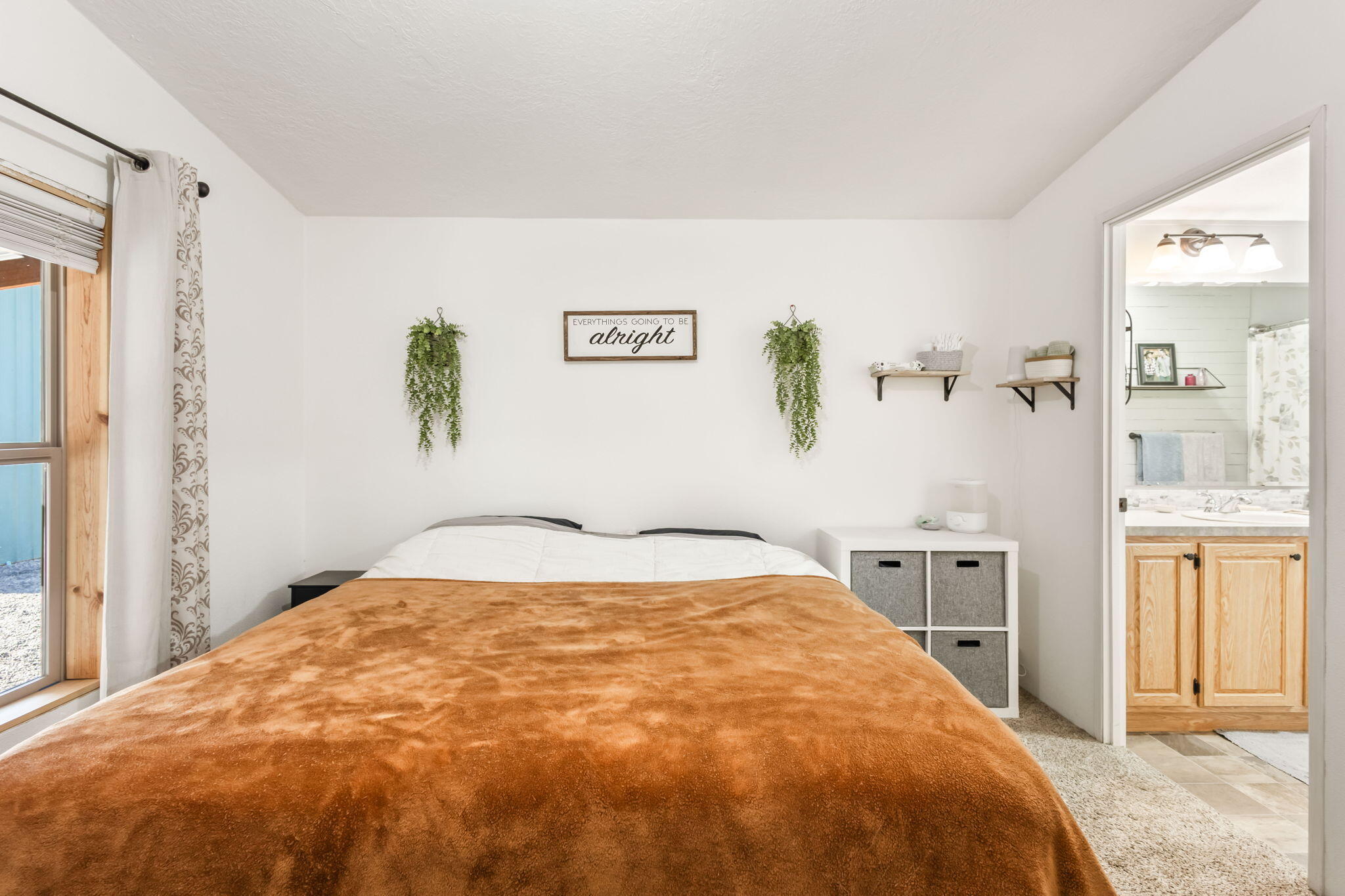 Los Pinos - Residential