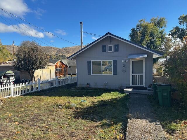 Motivated Seller- Priced to sell! This super cute 2-bedroom, 1-bath home has been completely remodeled and is move-in ready! Located close to Oregon Tech and Sky Lakes Medical Center, this charming cottage features: Water and scratch-resistant flooring throughout; Updated plumbing and electrical systems; Energy-efficient vinyl windows; Fresh interior and exterior paint; Modern kitchen with newer cabinets and included appliances; Detached carport and storage shed with convenient alley access. Heated with a natural gas furnace and delightful wood stove for those chilly nights.

 

Situated in a desirable location, this home offers comfort, style, and convenience. Don't miss your chance—this one won't last long!