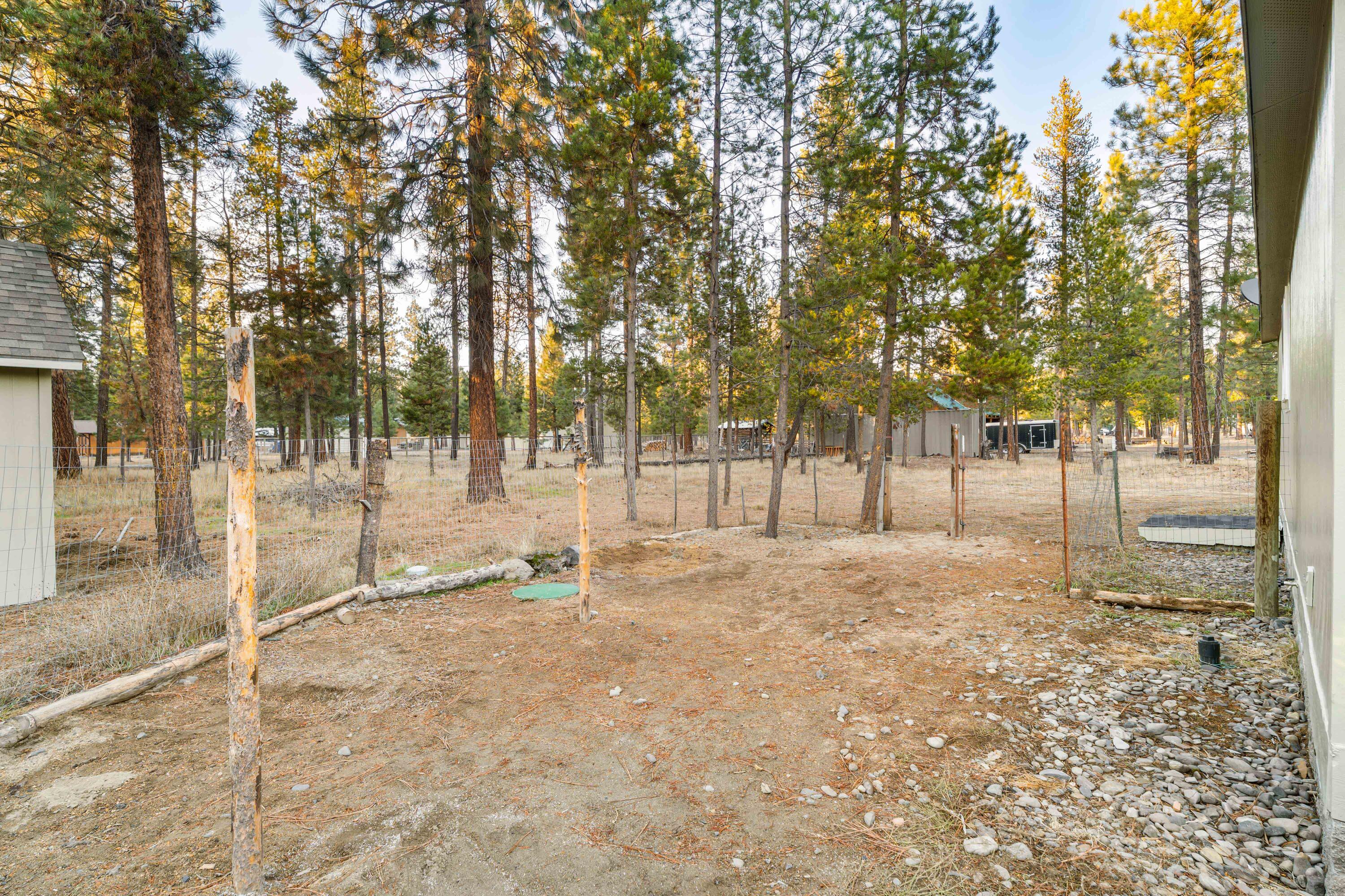 Wagon Trail Acreages - Residential