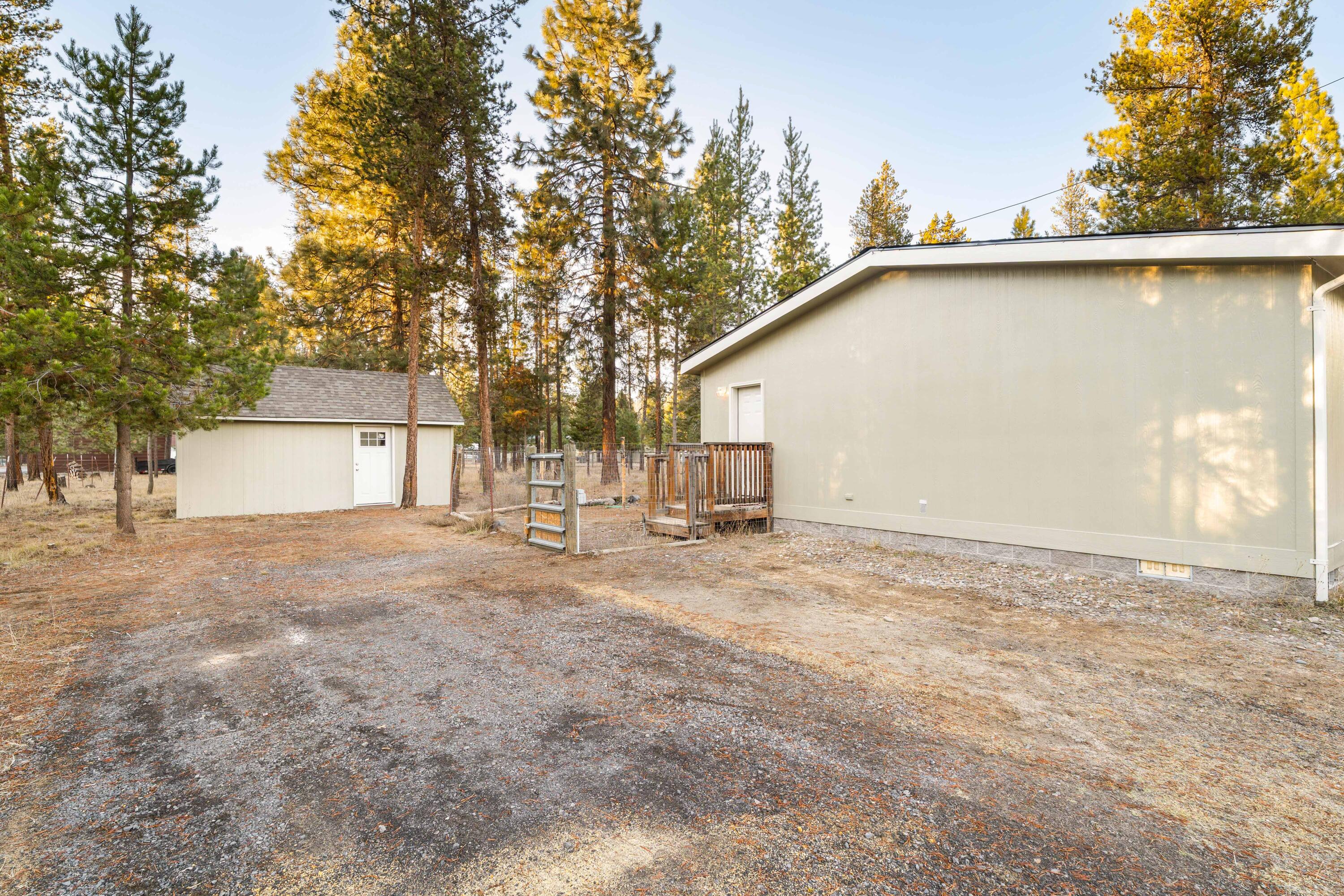 Wagon Trail Acreages - Residential
