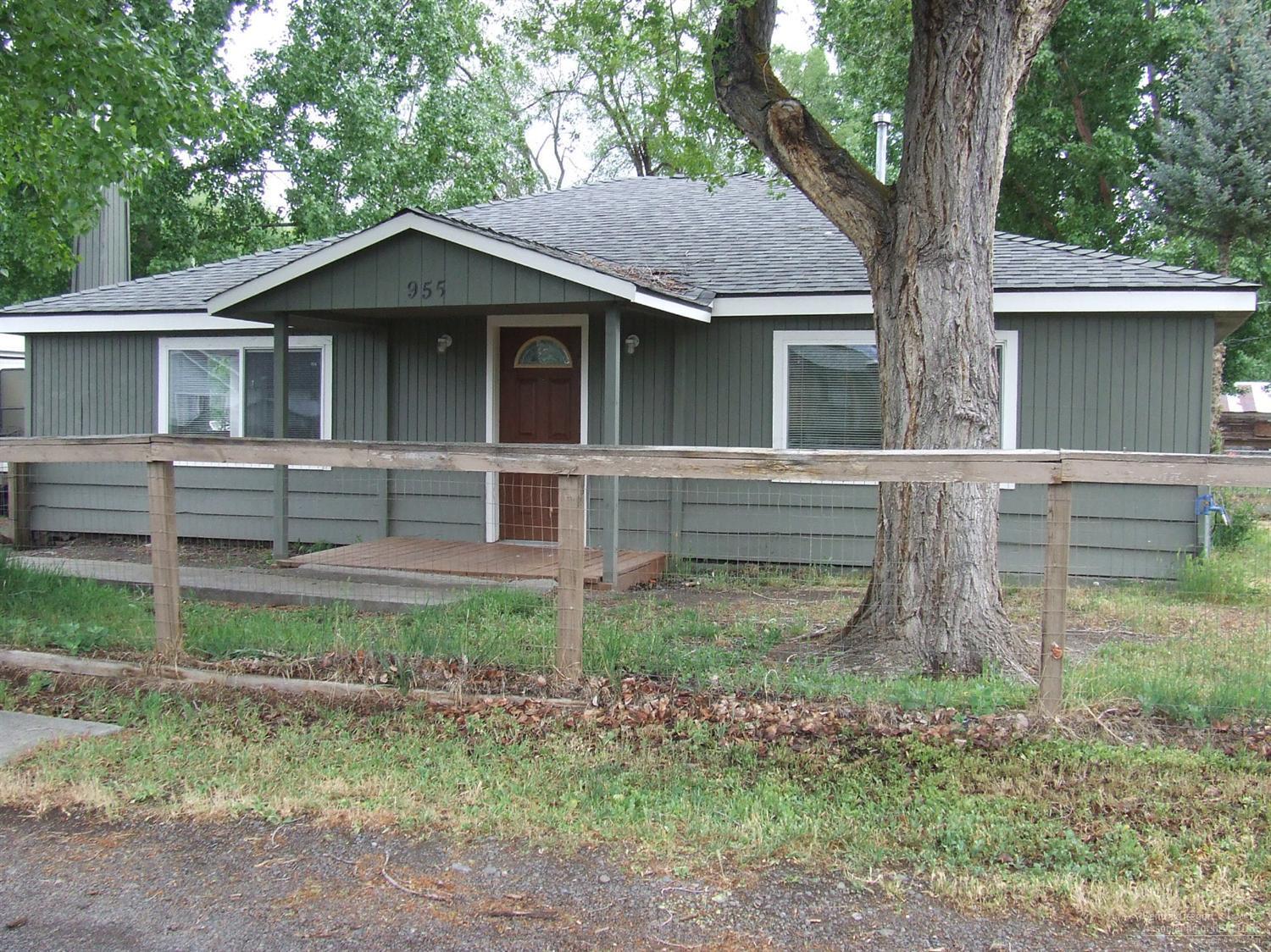 Charming remodeled fenced 3 bed 2 bath home in a great neighborhood. 20 x 40 shop on nearly a 1/4 acre.