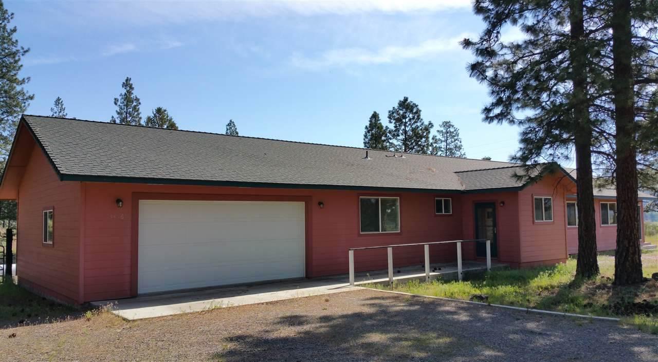 Single-level Custom Home On 1.25 Acres. Spacious Open Kitchen Features Large Walk-in Pantry, Hickory Cabinets, Solar Tube Skylight And Appliances. Master Suite With Walk-in Closet And Garden Tub. Living Room Has Pellet Stove, Built-ins, Paneled Walls In Pine T & G And Large Enclosed Sunroom To Enjoy The Views. Also Offers Expansive Decking For Entertaining, Insulated Garage, Rv Parking With Hookups And Large 10x18 Well Pump House. Williamson River Near End Of The Road & Only 23 Miles To Klamath Falls.Plenty Of Room To Build An Awesome Shop Or Barn, Bring The Animals. Main House Is 1848 Sf, Enclosed Front Porch Is 60 Sf, Sunroom Is 480 Sf = Total 2,328 Sq Ft. Home Is Like New. Only Used As A Second Home On The Weekends.