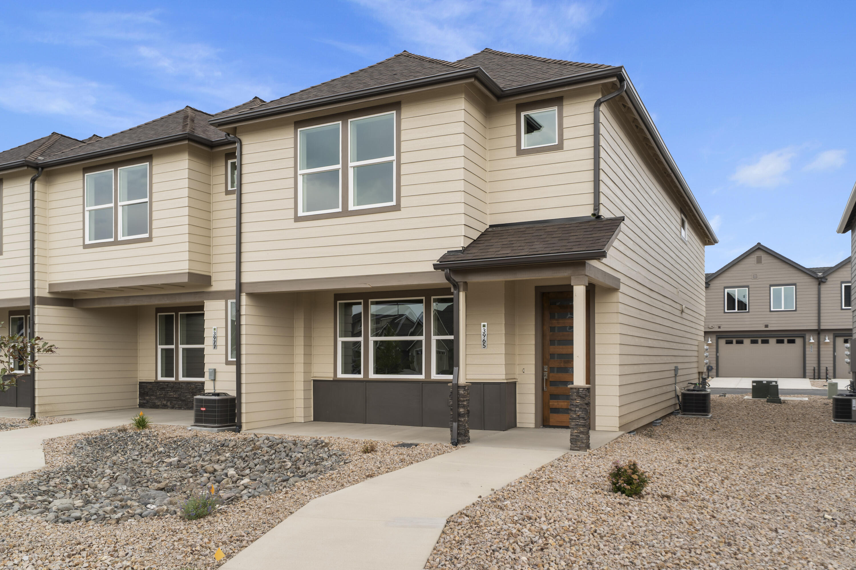 Charming townhome in the Prairie Crossing neighborhood. A neighborly well-designed community distinguishing itself from the ordinary. A community built
with quality and efficiency. This striking three bed, two 1/2 bath home features Luxury-inspired finishes with solid surface counter tops, soft closed drawers, floor to
ceiling tile in primary shower, heated floors, walk-in closet, and double vanities. Earth Advantage Certified, Central AC, tankless hot water tank, engineered hard wood
floors and 8' front door. Finished garage and so much more. Community Park, Pavilion, and Dog Park. Directly N of Ridgeview HS and W of Canal.