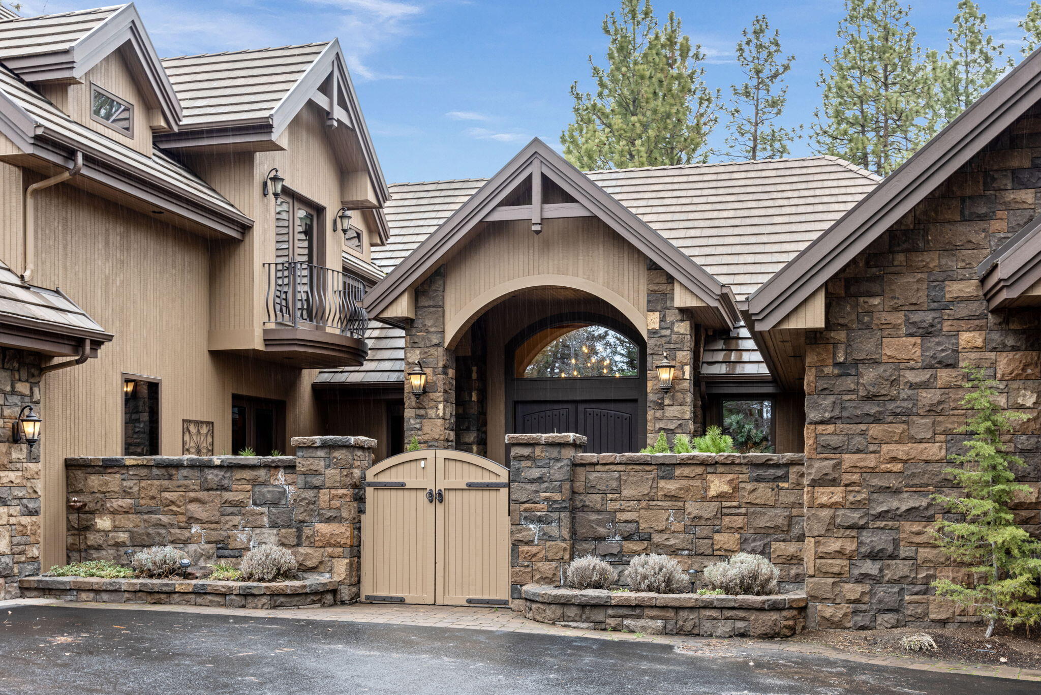 Broken Top - Residential