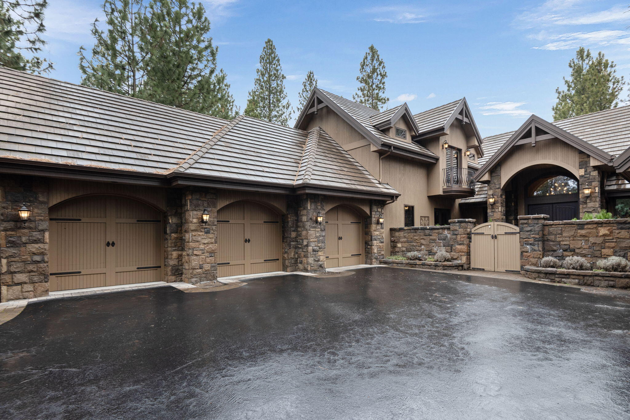 Broken Top - Residential