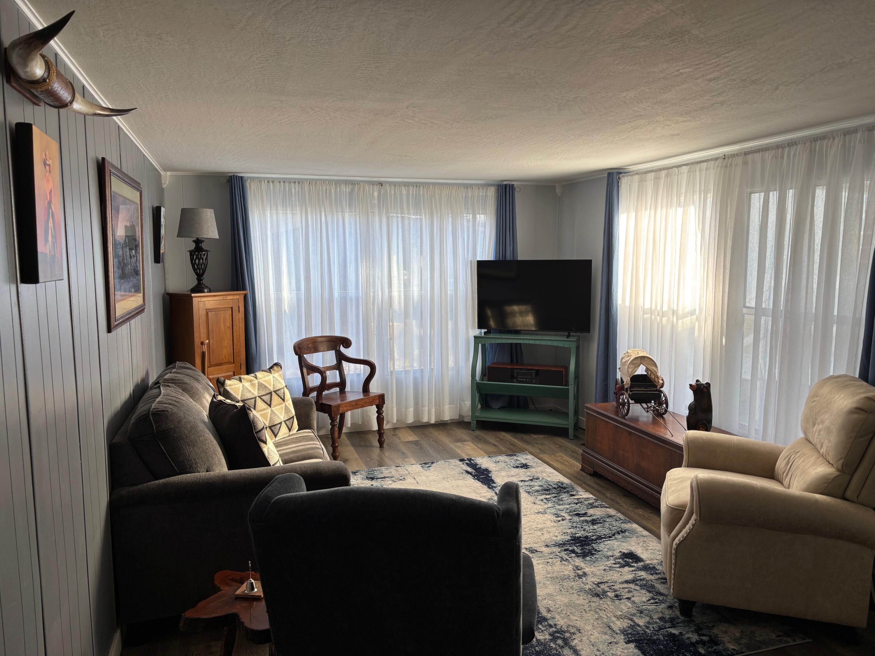 Rogue Lea Estates - Residential