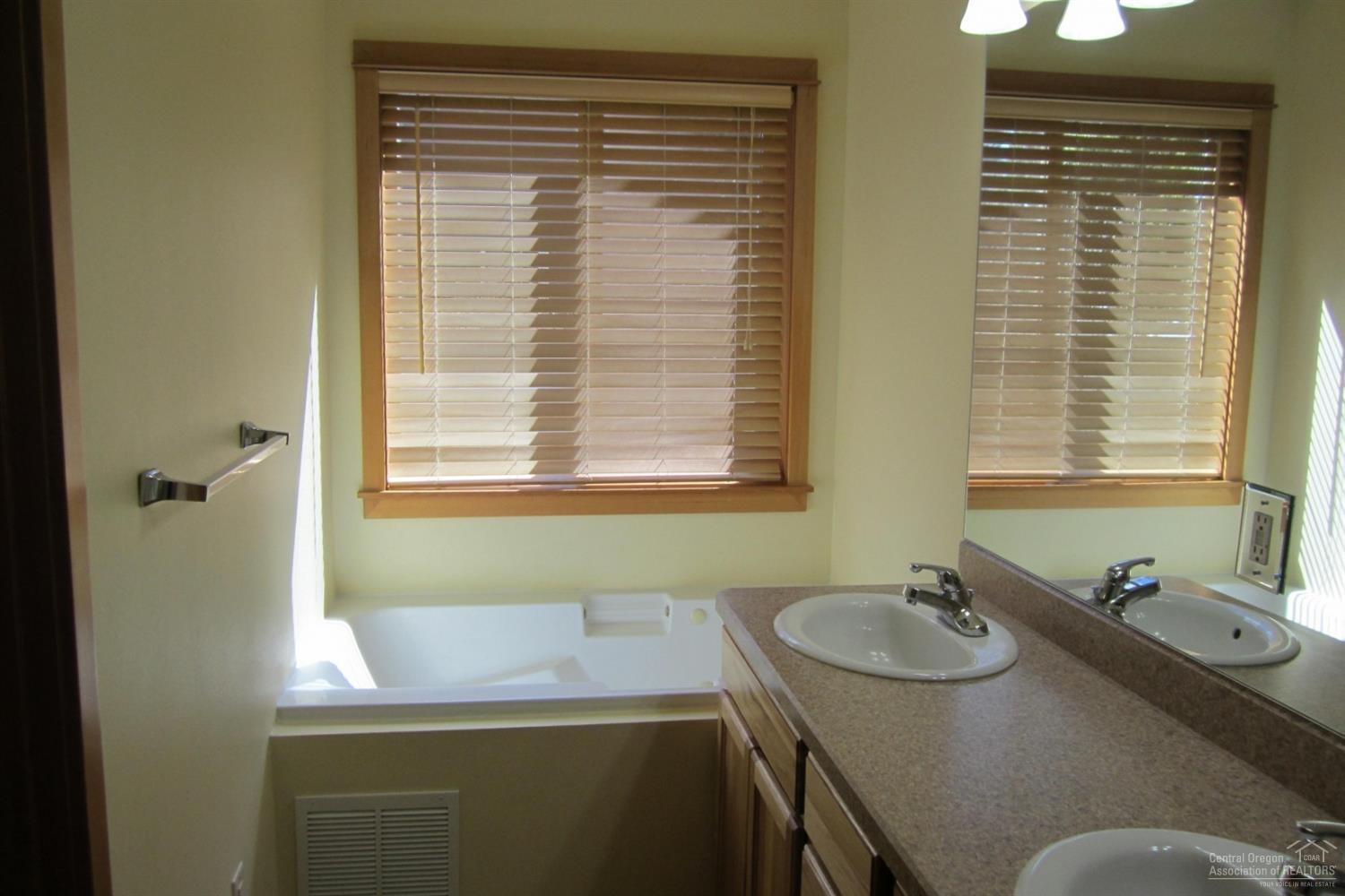 R&W Estates - Residential