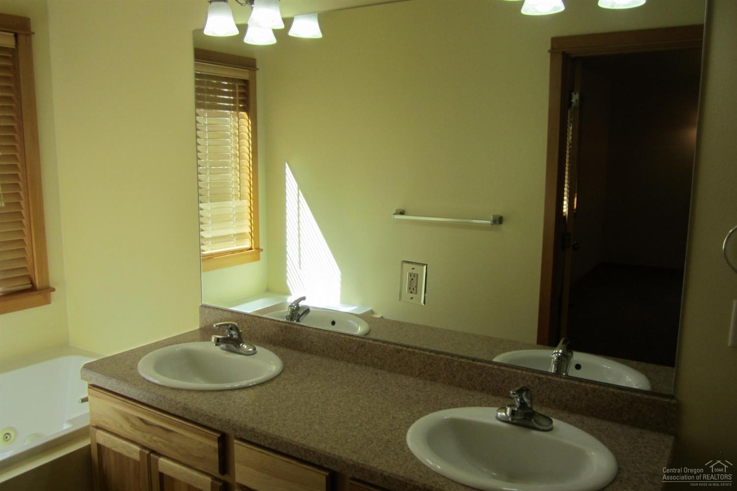 R&W Estates - Residential